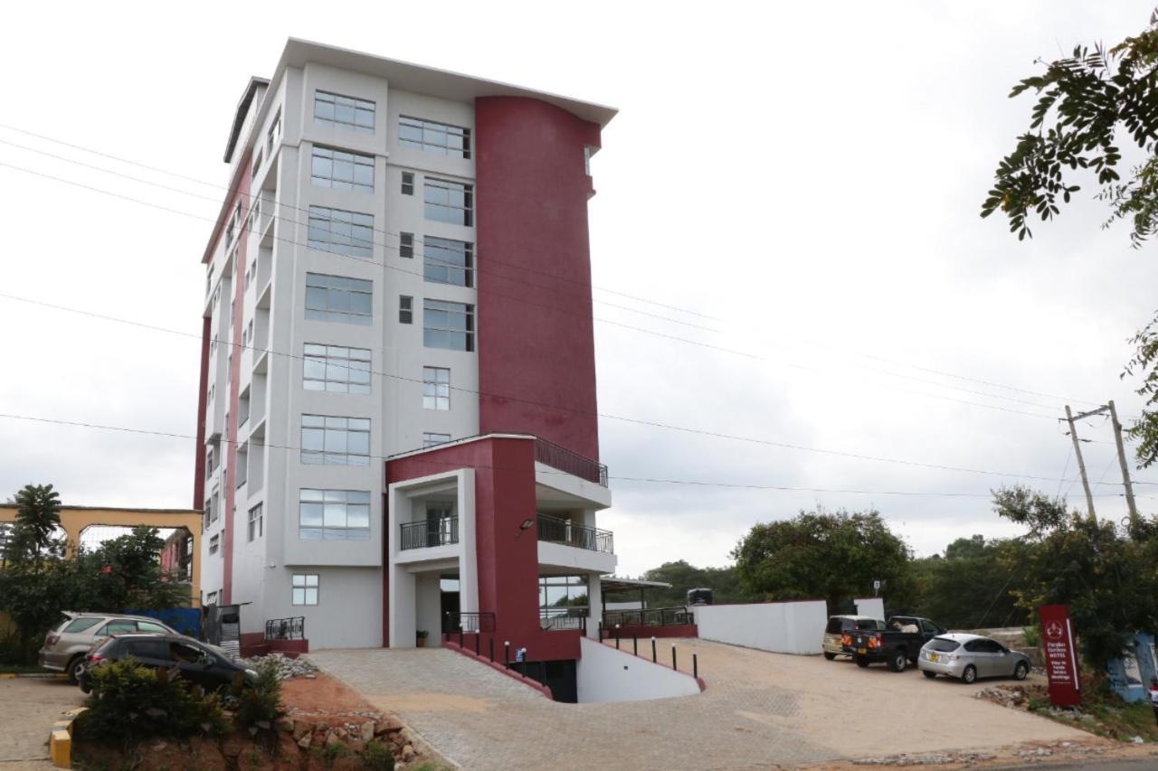 Paraiso Gardens Hotel Wote Exterior photo